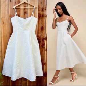 White Floral Jacquard Bustier Midi Dress With Pockets 🌿